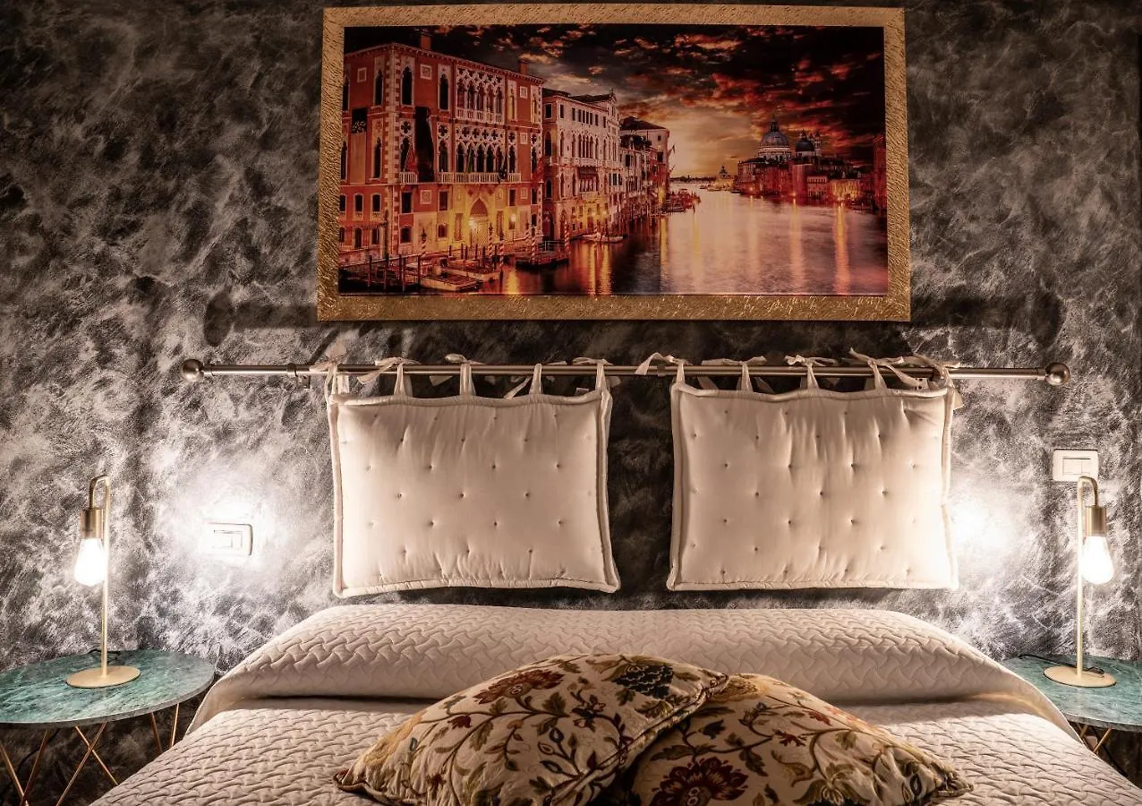 Lagoon Apartments Venice